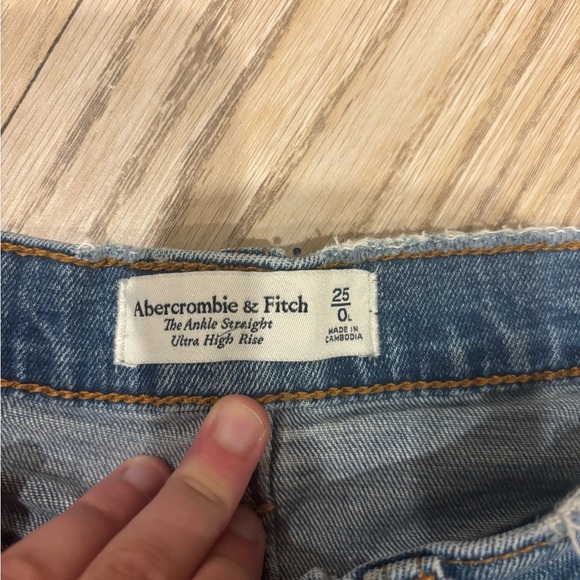 Abercrombie & Fitch Ankle Straight Jeans High Rise Jeans - Picture 2 of 5